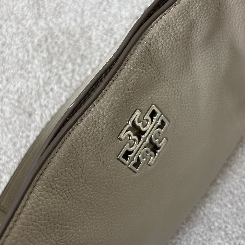 Tory Burch Britton Leather Tote - Picture 6 of 8